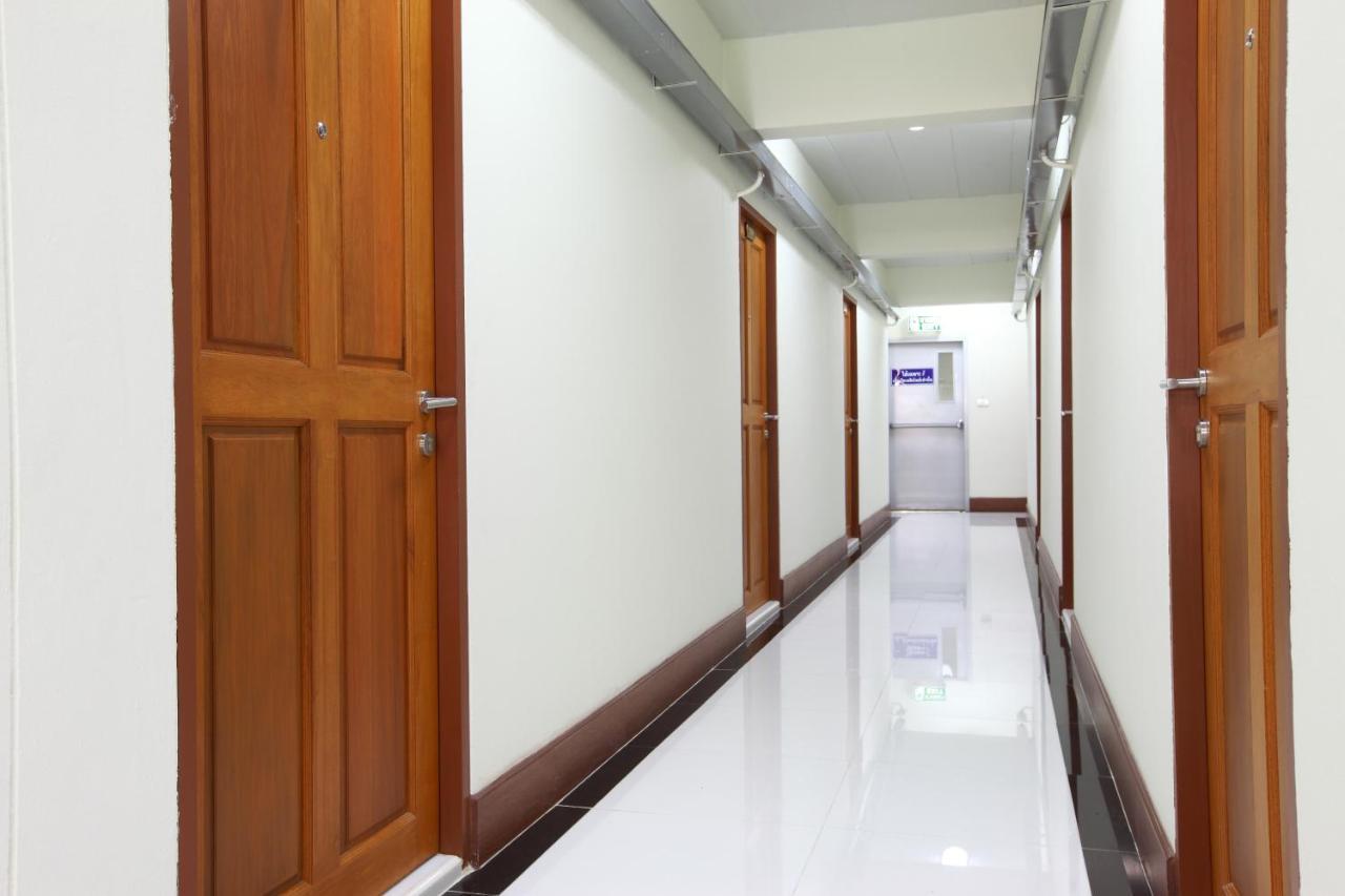 Rattanasook Residence Bangkok Extérieur photo